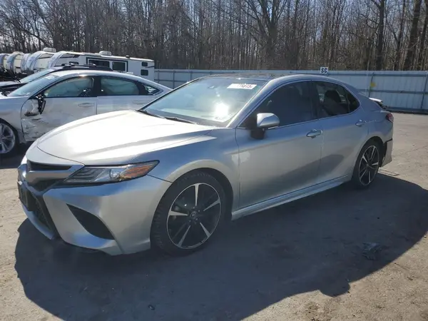 4T1BZ1HK8JU012901 2018 TOYOTA CAMRY - Image 1