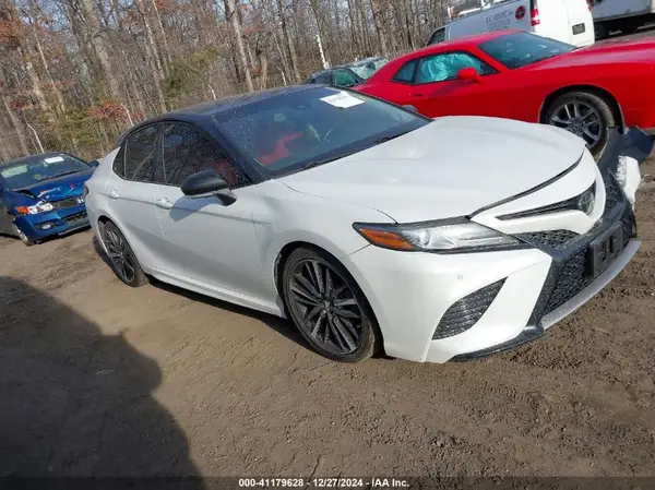 4T1BZ1HK8JU014258 2018 TOYOTA CAMRY - Image 1