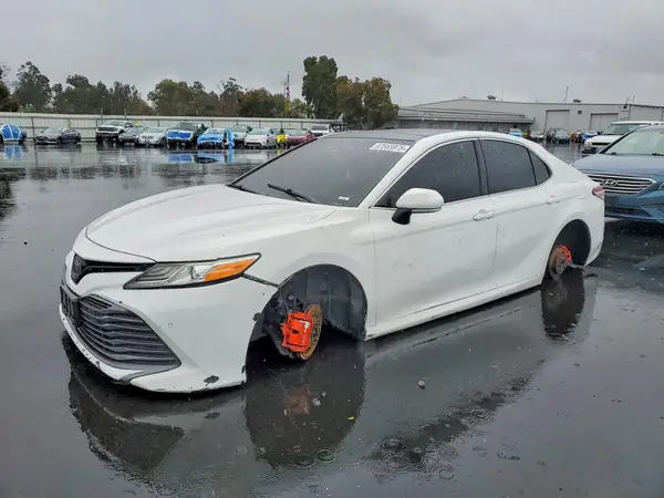 4T1BZ1HK8JU015653 2018 TOYOTA CAMRY - Image 1