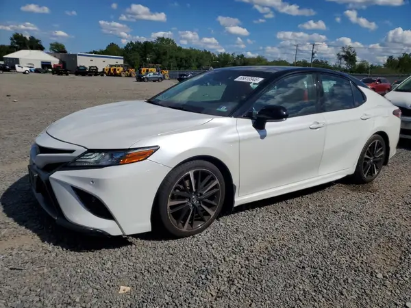 4T1BZ1HK8JU018522 2018 TOYOTA CAMRY - Image 1