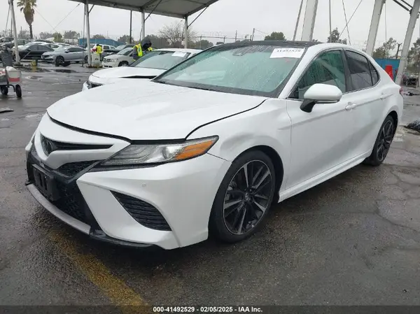 4T1BZ1HK8JU019394 2018 TOYOTA CAMRY - Image 2