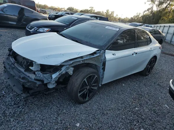 4T1BZ1HK8JU019489 2018 TOYOTA CAMRY - Image 1