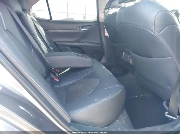 4T1BZ1HK8JU021694 2018 TOYOTA CAMRY - Image 8