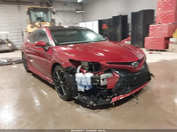 4T1BZ1HK8JU501122 2018 TOYOTA CAMRY - Image 1