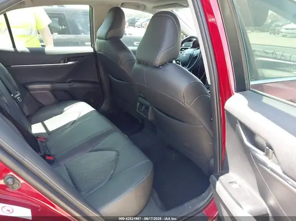4T1BZ1HK8JU504330 2018 TOYOTA CAMRY - Image 8