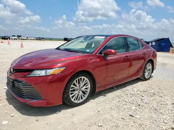 4T1BZ1HK8JU505073 2018 TOYOTA CAMRY - Image 1