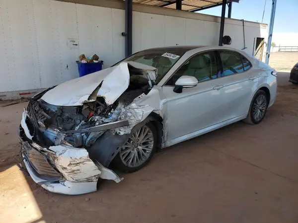 4T1BZ1HK8JU506742 2018 TOYOTA CAMRY - Image 1