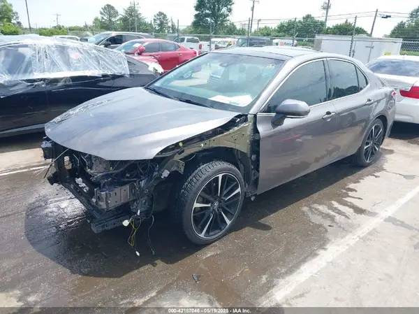 4T1BZ1HK9JU003477 2018 TOYOTA CAMRY - Image 2