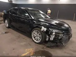 4T1BZ1HK9JU003723 2018 TOYOTA CAMRY