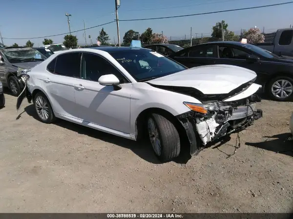 4T1BZ1HK9JU004922 2018 TOYOTA CAMRY - Image 1