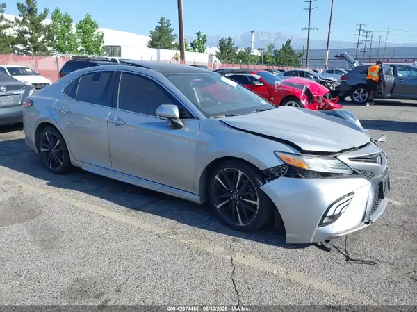 4T1BZ1HK9JU016536 2018 TOYOTA CAMRY - Image 1