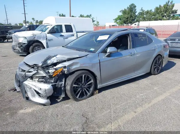 4T1BZ1HK9JU016536 2018 TOYOTA CAMRY - Image 2