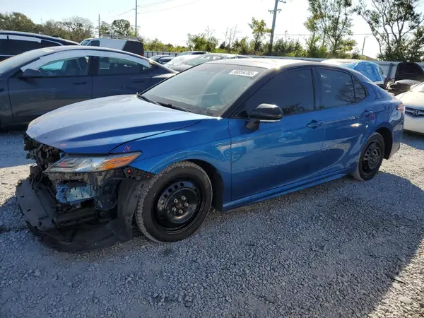 4T1BZ1HK9JU017797 2018 TOYOTA CAMRY - Image 1
