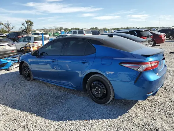 4T1BZ1HK9JU017797 2018 TOYOTA CAMRY - Image 2