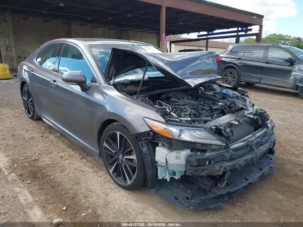 4T1BZ1HKXJU002502 2018 TOYOTA CAMRY - Image 1