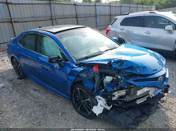4T1BZ1HKXJU003990 2018 TOYOTA CAMRY - Image 1