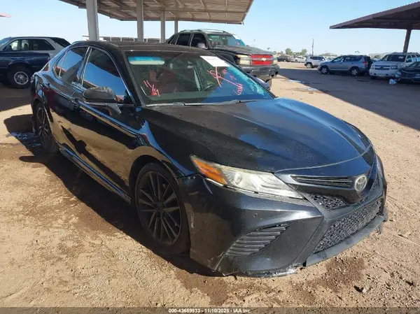4T1BZ1HKXJU006162 2018 TOYOTA CAMRY - Image 1