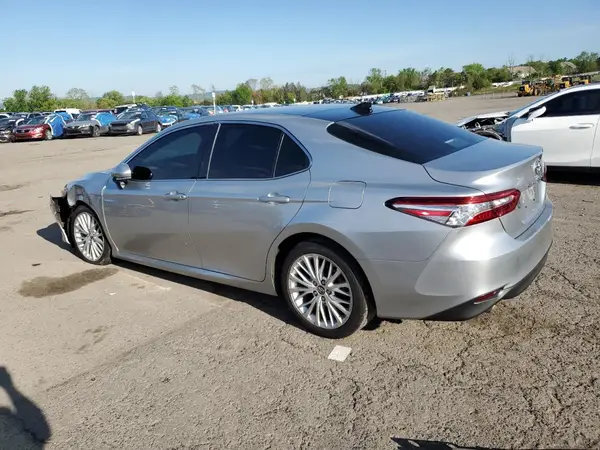 4T1BZ1HKXJU006291 2018 TOYOTA CAMRY - Image 2
