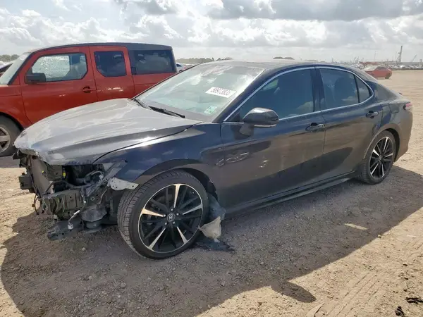 4T1BZ1HKXJU007490 2018 TOYOTA CAMRY - Image 1