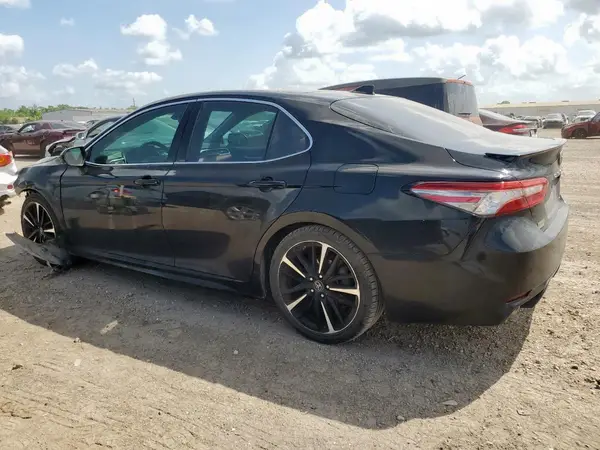 4T1BZ1HKXJU007490 2018 TOYOTA CAMRY - Image 2