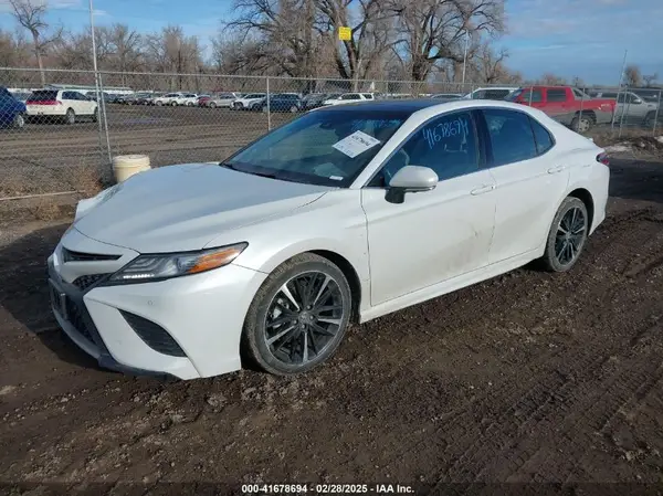 4T1BZ1HKXJU009238 2018 TOYOTA CAMRY - Image 2