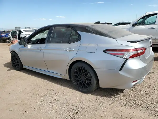4T1BZ1HKXJU012172 2018 TOYOTA CAMRY - Image 2