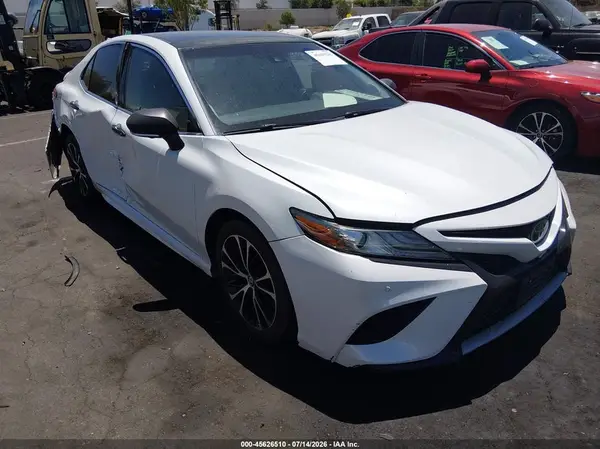 4T1BZ1HKXJU012978 2018 TOYOTA CAMRY - Image 1