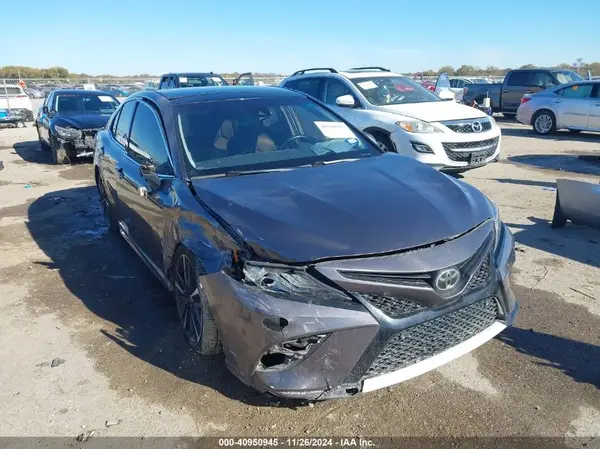 4T1BZ1HKXJU500456 2018 TOYOTA CAMRY - Image 1