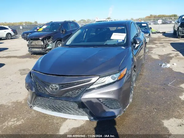 4T1BZ1HKXJU500456 2018 TOYOTA CAMRY - Image 2