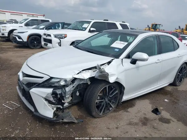 4T1BZ1HKXKU027627 2019 TOYOTA CAMRY - Image 2