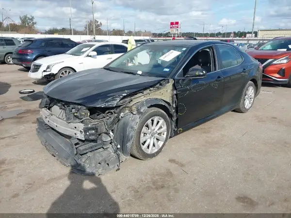 4T1C11AK0LU303451 2020 TOYOTA CAMRY - Image 2