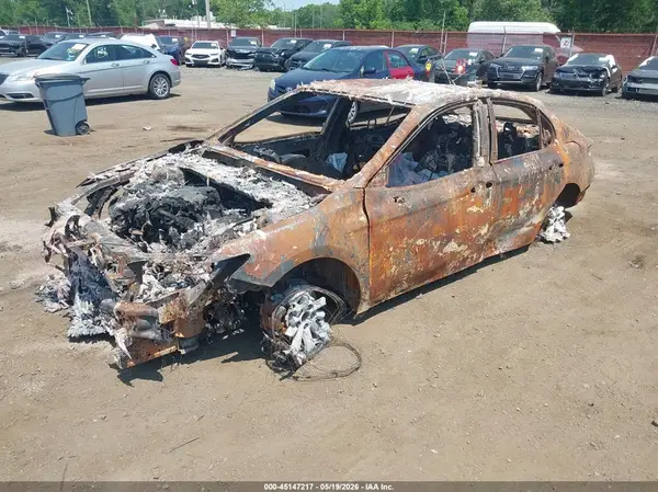 4T1C11AK0LU328009 2020 TOYOTA CAMRY - Image 2