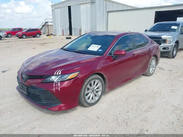 4T1C11AK0LU357851 2020 TOYOTA CAMRY - Image 2