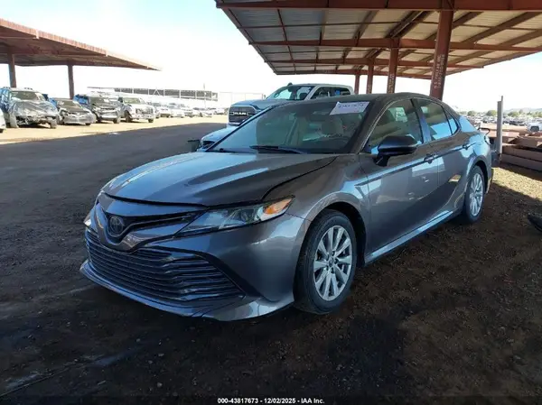4T1C11AK0LU366923 2020 TOYOTA CAMRY - Image 2
