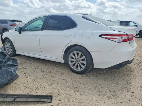 4T1C11AK0LU395015 2020 TOYOTA CAMRY - Image 2
