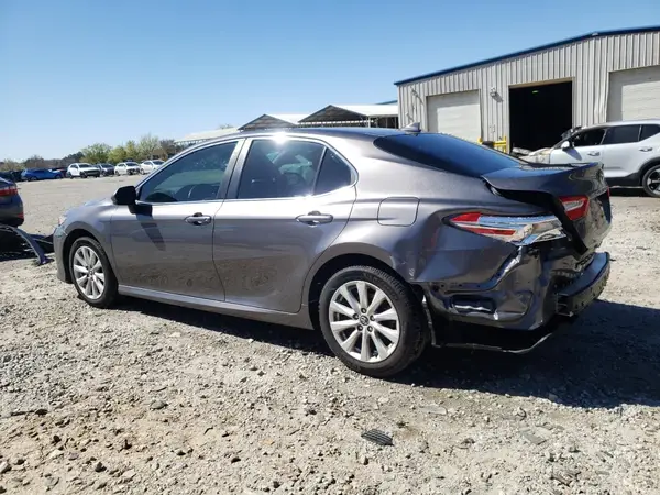 4T1C11AK0LU864135 2020 TOYOTA CAMRY - Image 2
