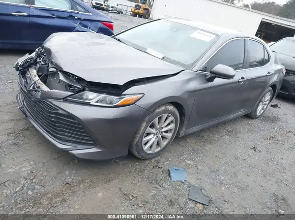 4T1C11AK0LU880321 2020 TOYOTA CAMRY - Image 2