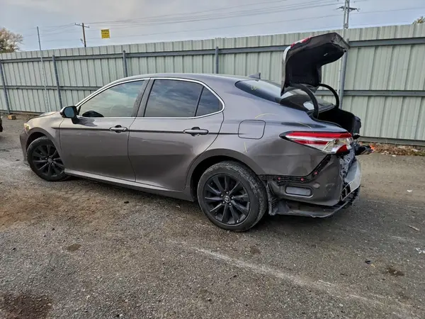 4T1C11AK0LU888614 2020 TOYOTA CAMRY - Image 2