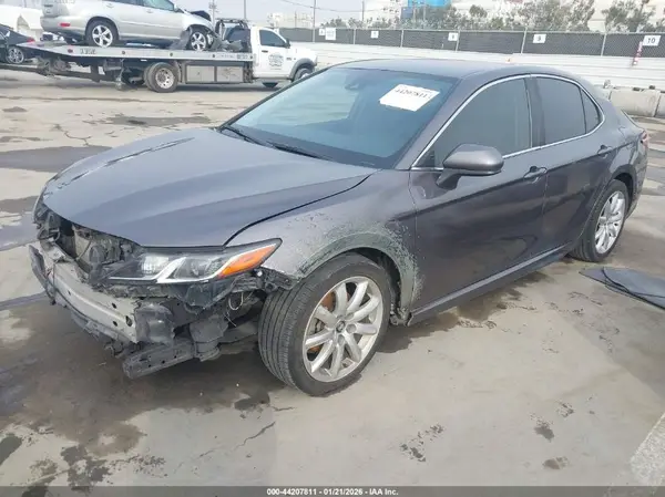 4T1C11AK0LU890847 2020 TOYOTA CAMRY - Image 2