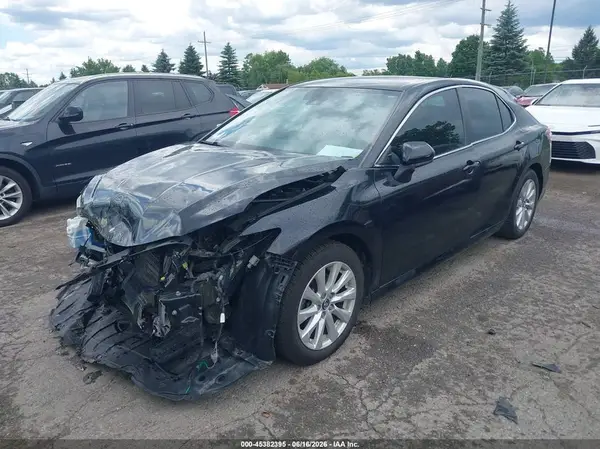4T1C11AK0LU893943 2020 TOYOTA CAMRY - Image 2
