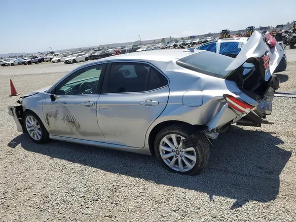4T1C11AK0LU898186 2020 TOYOTA CAMRY - Image 2