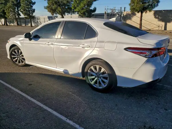 4T1C11AK0LU927010 2020 TOYOTA CAMRY - Image 2