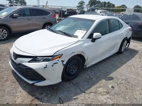4T1C11AK0LU929744 2020 TOYOTA CAMRY - Image 2