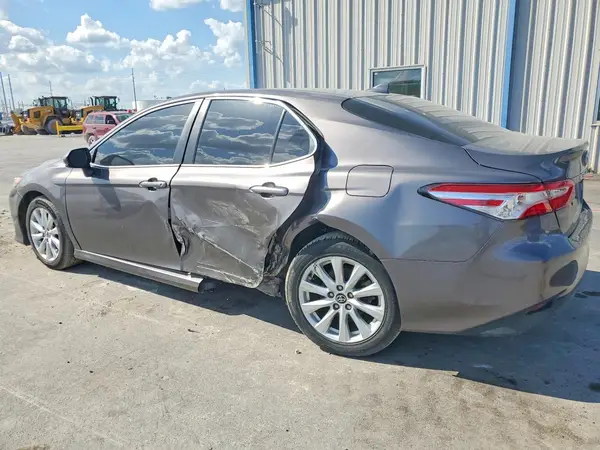 4T1C11AK0LU929761 2020 TOYOTA CAMRY - Image 2