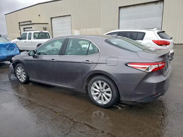 4T1C11AK0LU935334 2020 TOYOTA CAMRY - Image 2