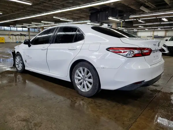 4T1C11AK0LU942235 2020 TOYOTA CAMRY - Image 2