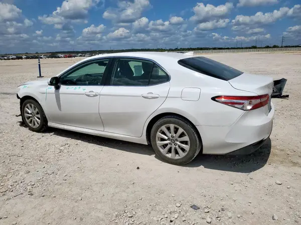 4T1C11AK0LU942431 2020 TOYOTA CAMRY - Image 2