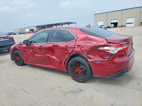 4T1C11AK0LU950996 2020 TOYOTA CAMRY - Image 2
