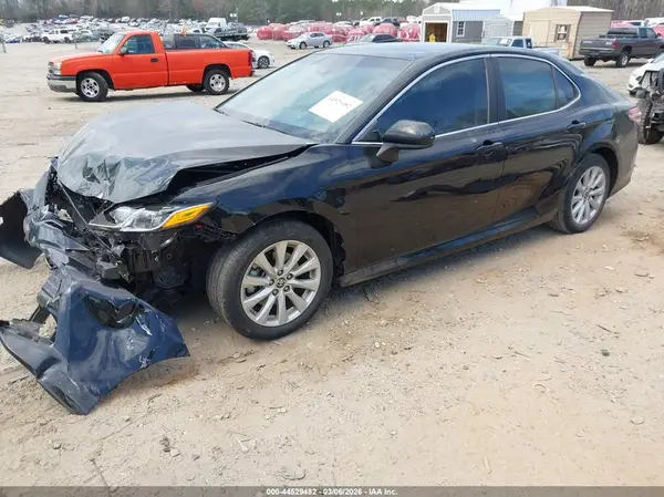 4T1C11AK0LU952456 2020 TOYOTA CAMRY - Image 2