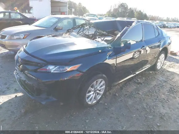 4T1C11AK0LU956538 2020 TOYOTA CAMRY - Image 2